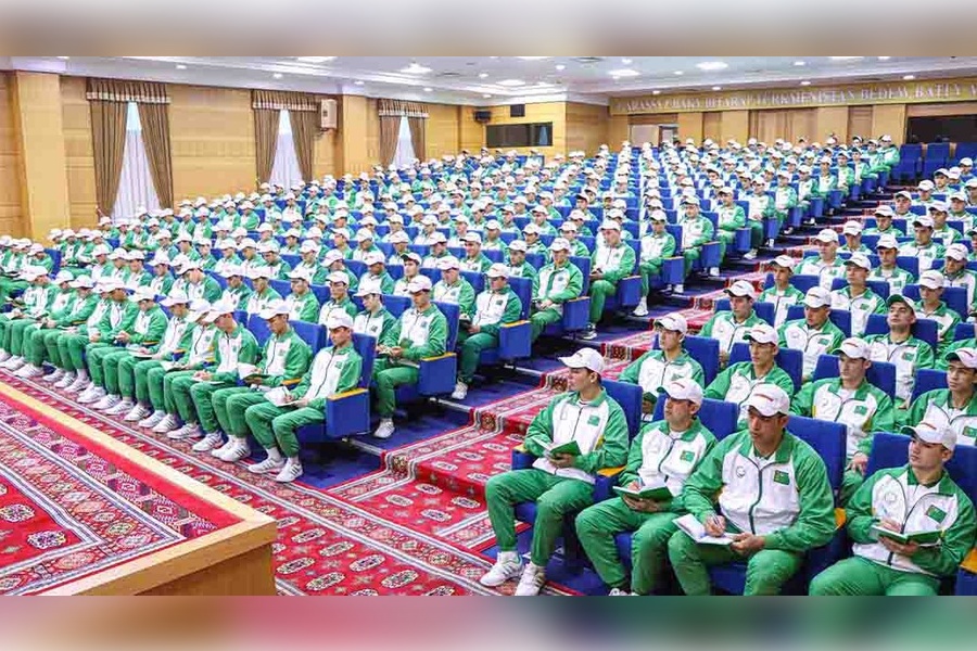 podgotovka-volonterov-k-matchu-s-klubom-al-nasr