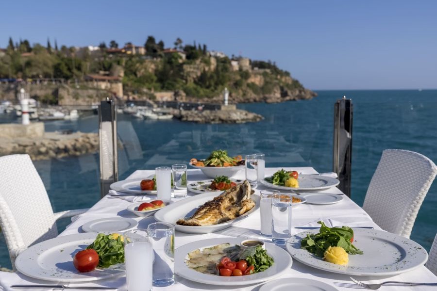 Antalya Dinner Table. Отдых в Турции летом