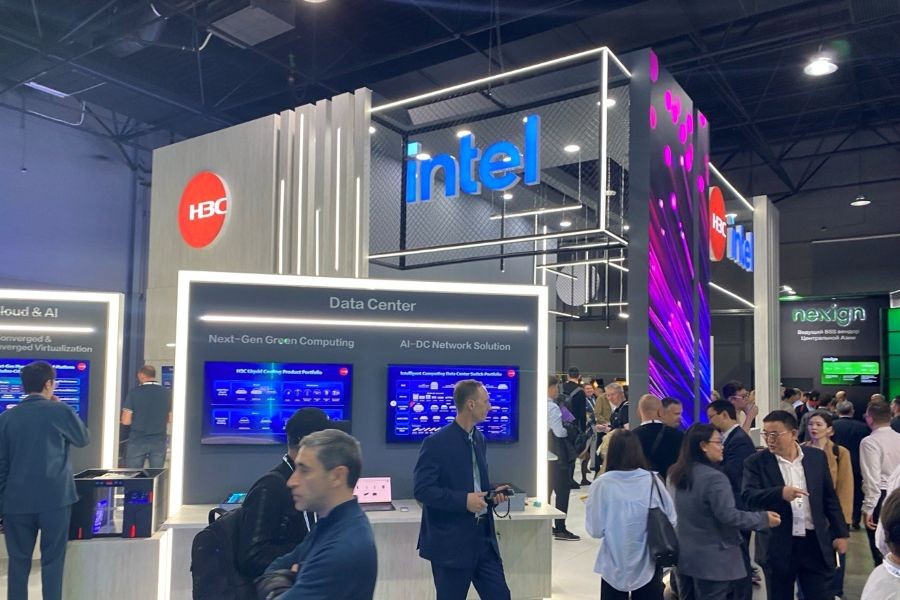 международный технологический форум GITEX AI Kazakhstan-intel