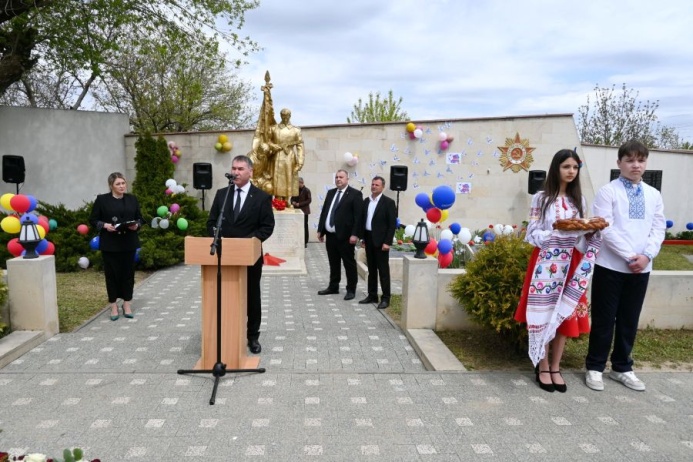  В Молдове почтили память выдающегося туркменского писателя Нурмырата Сарыханова