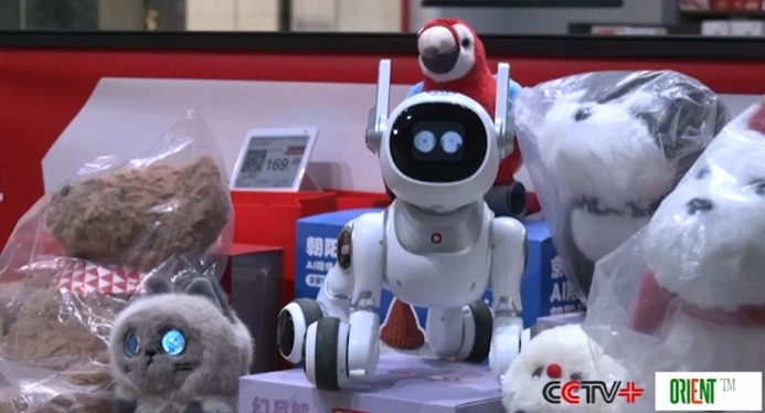  В КНР растёт спрос на интеллектуальных роботов для общения и обучения