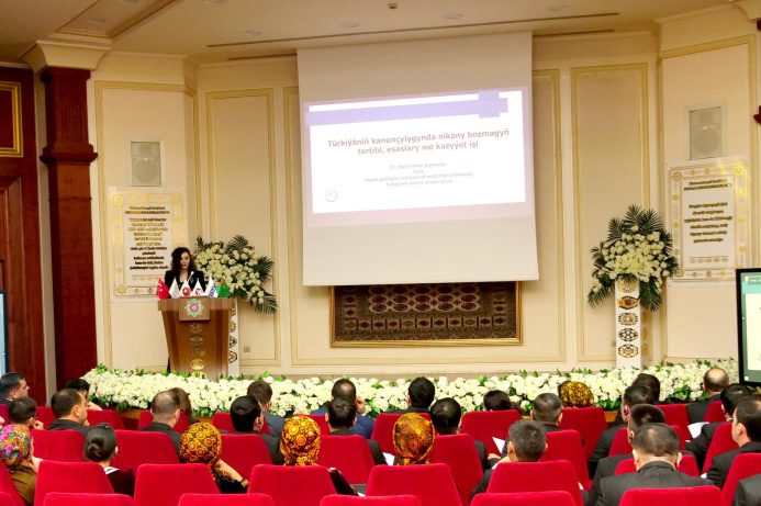  Судьи Туркменистана изучили передовой опыт по созданию и работе Семейных судов