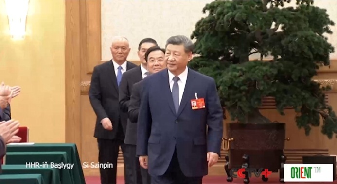  Си Цзиньпин принимает участие в обсуждении на ежегодной сессии национального законодательного собрания