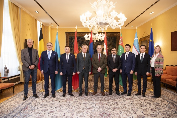  Послы стран Центральной Азии встретились с Председателем Палаты представителей Бельгии