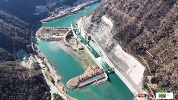  В провинции Сычуань завершено перекрытие реки для строительства гидроэлектростанции