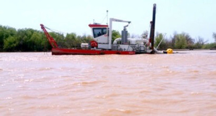  В Дашогузском велаяте активно используются земснаряды «Beaver» для очистки водоёмов