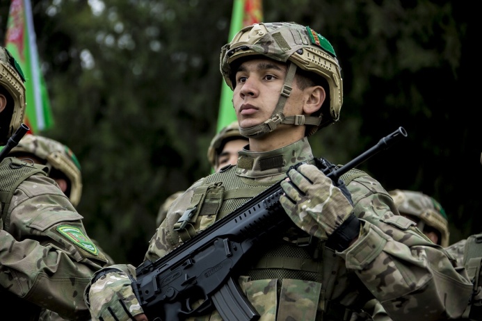  Президент Туркменистана подписал Указ об увольнении в запас и призыве на военную службу