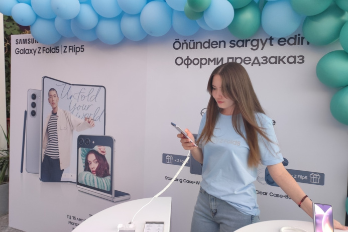  Samsung Electronics представил флагманские смартфоны туркменской аудитории