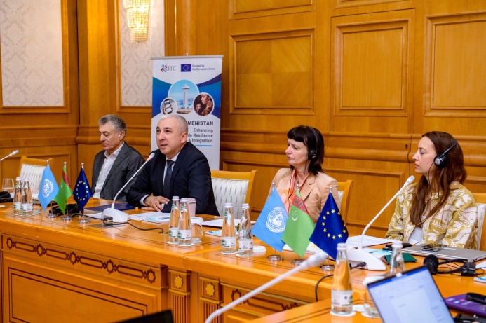  Туркменские дизайнеры нацелились на подиумы Парижа и рынок Евросоюза