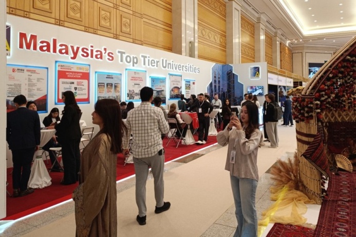  Малазийские университеты представили образовательные возможности на выставке "Turkmen Travel 2026"