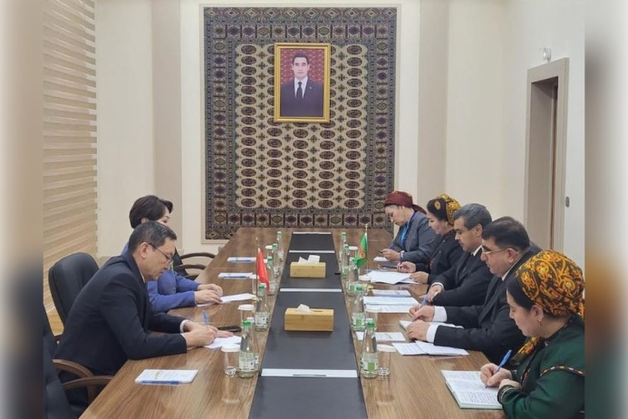  Туркменистан и Кыргызстан укрепляют сотрудничество в сфере образования: фокус на 12-летней программе