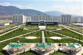 Глава Халк Маслахаты вручил подарки подопечным Благотворительного фонда