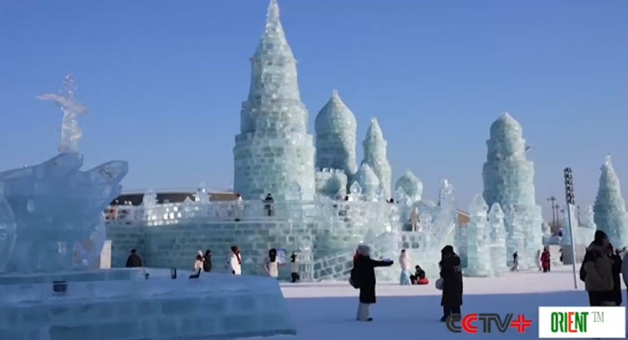 Зимний туризм в Харбине процветает благодаря новым впечатлениям в Ледовом мире