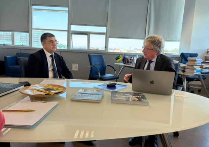  Посол Туркменистана в Италии встретился с ректором Неаполитанского университета имени Фридриха II
