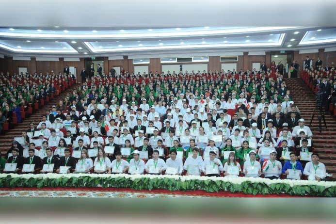  Туркменистан занял первое общекомандное место на III Международной математической олимпиаде