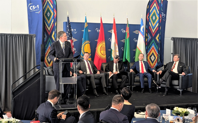  Ашхабад и Вашингтон наметили экономические контуры диалога