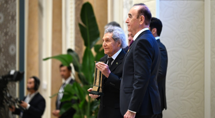  Народный художник Туркменистана Бабасары Аннамурадов стал лауреатом премии «Наследие будущего»