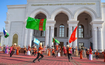 Пространство для творческого обмена: в Ашхабаде начался театральный фестиваль ТЮРКСОЙ