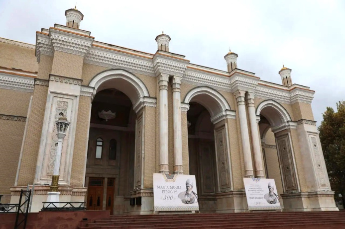  В Большом академическом театре Ташкента прошел творческий вечер, посвящённый Махтумкули