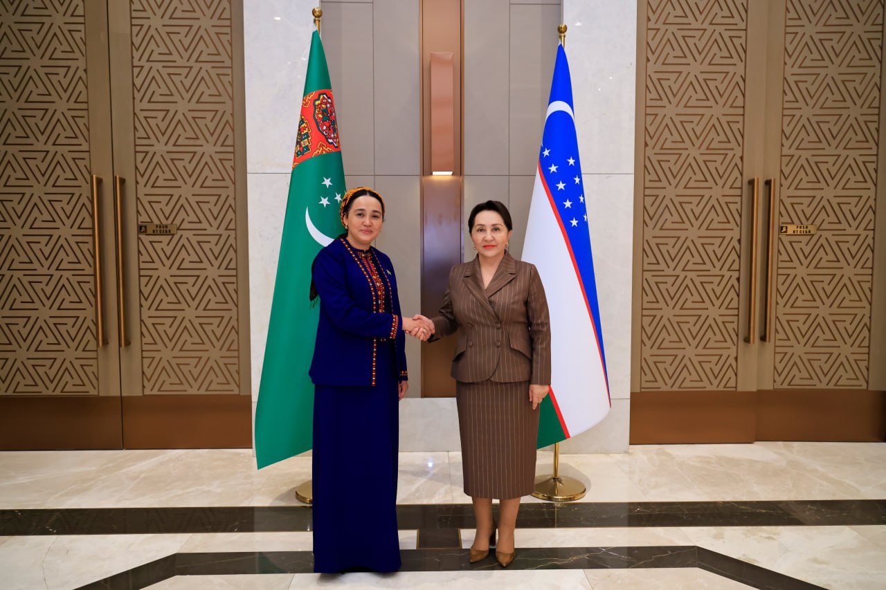 dialog-zhenshchin-liderov-tashkent (1).jpg