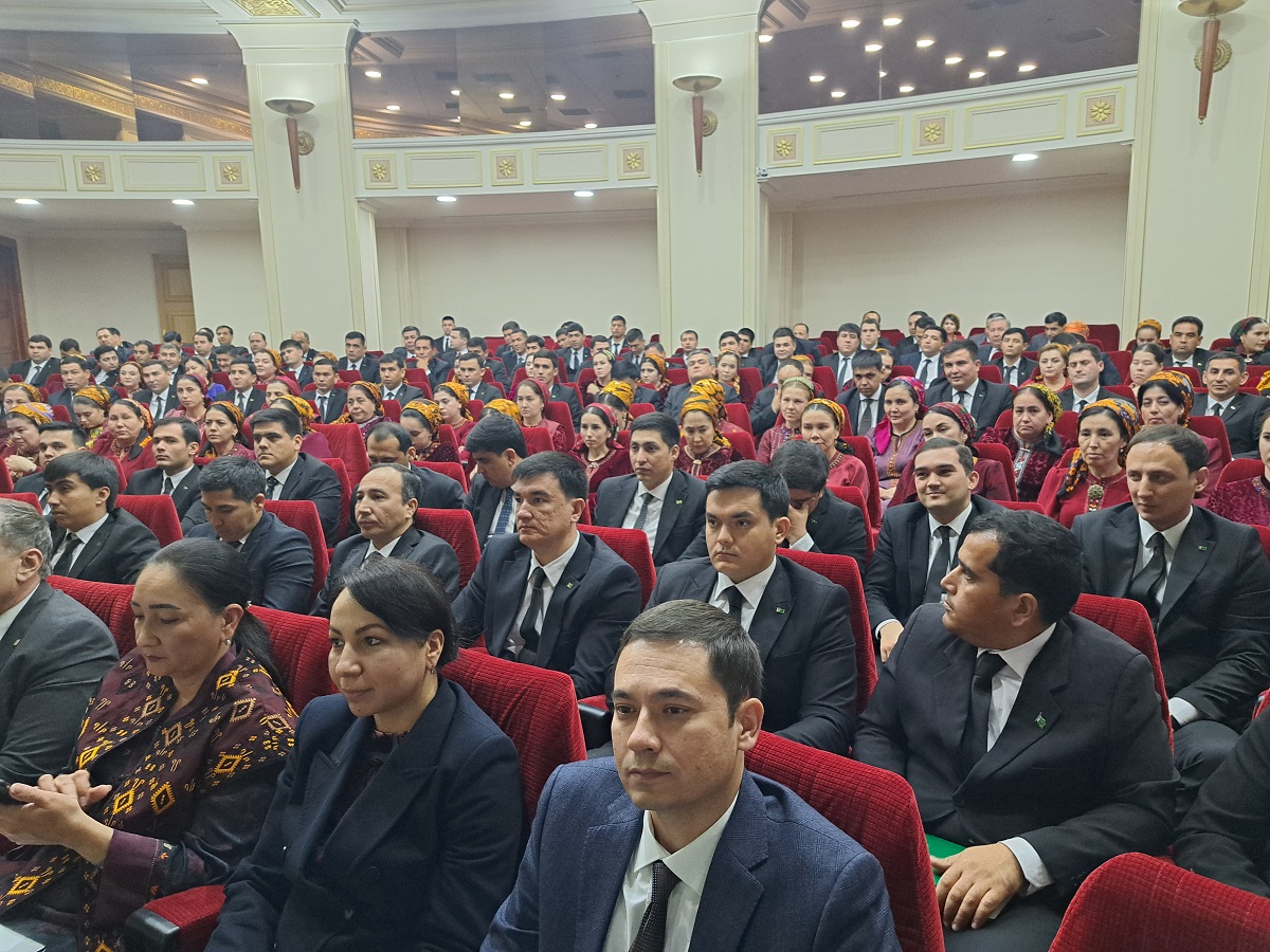 adalat-konferentsiya-pravo (6).jpg