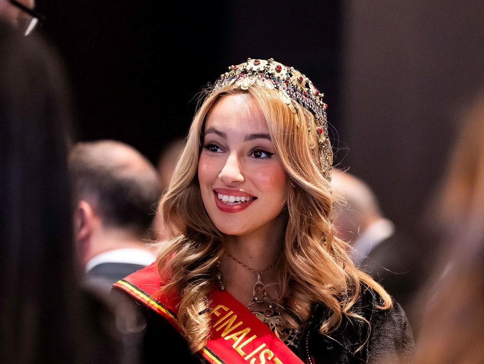 23112025-miss-belgium-turkmenskie-naryady-bryussel (2).jpg