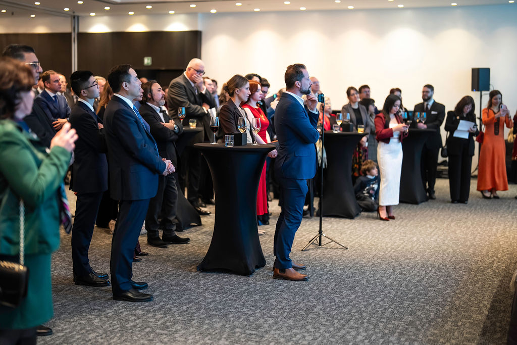 23112025-miss-belgium-turkmenskie-naryady-bryussel (4).jpg