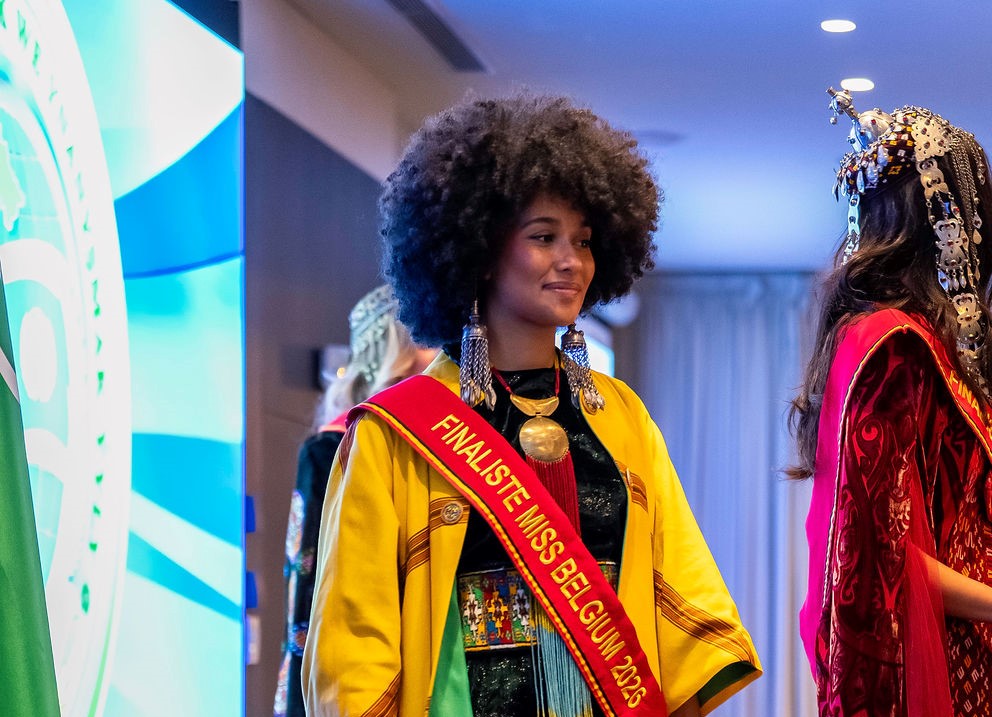 23112025-miss-belgium-turkmenskie-naryady-bryussel (6).jpg