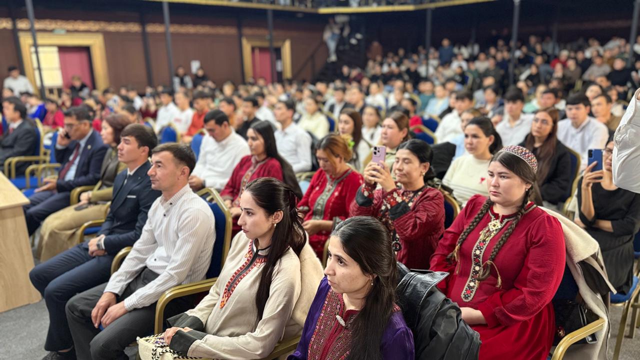 almaty-kazakhstan-universitet-neytralitet-molodezh (2).jpg