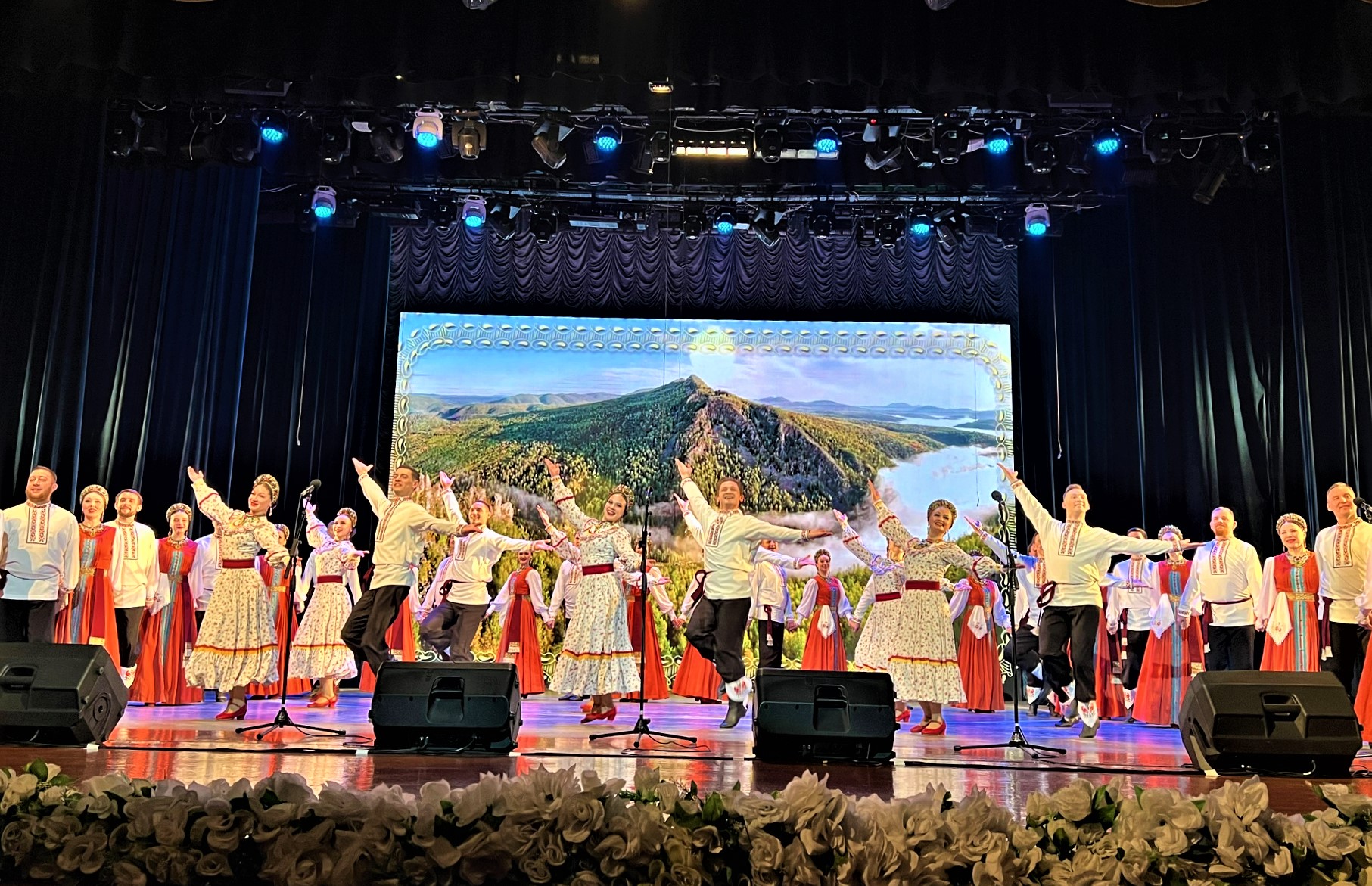 perekrestok-kultur-uralskie-golosa-ashhabad (1).jpg