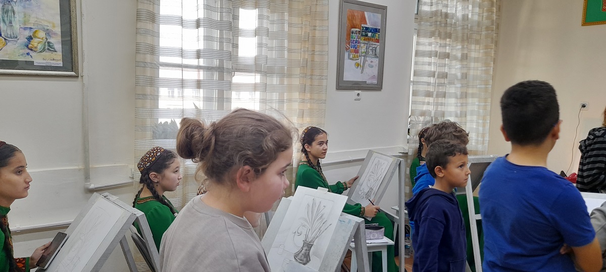 01122025-portrety-druzhby-shkola-nurali-frantsuzskaya-mlf (1).jpg