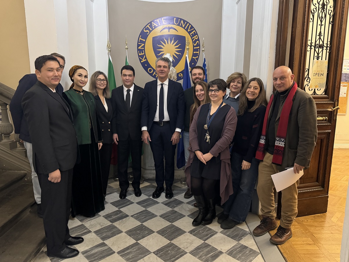 mugnir-peregovory-filial-universiteta-kent-florenciya (1).jpeg