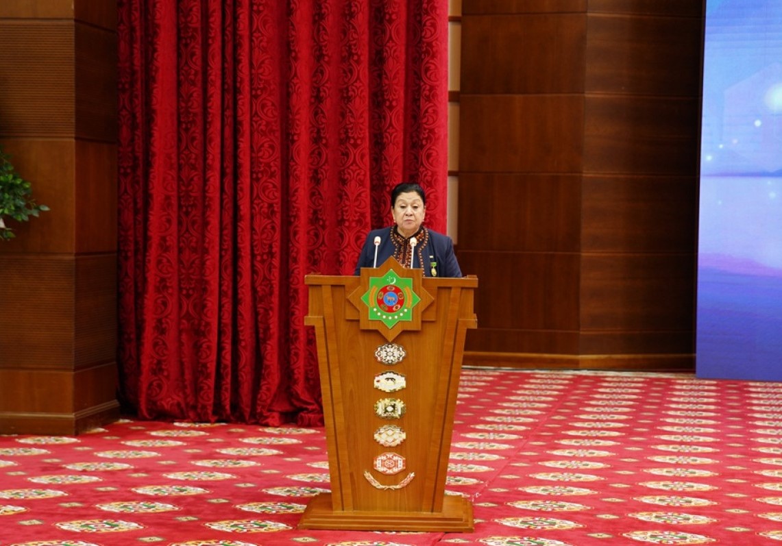 kniga-prezidenta-turkmenistana-neytralitet-analiz-geopolitika (1).jpg