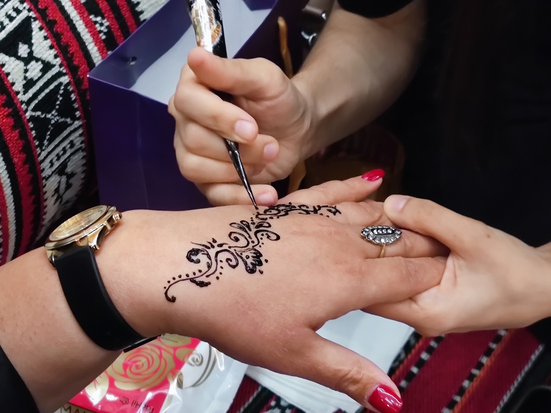 8 Крупно раскрашенные руки.jpg