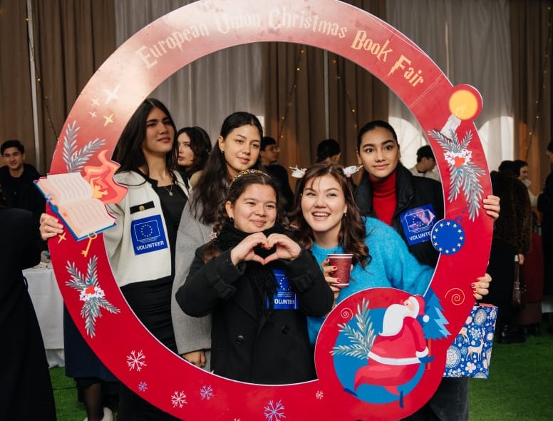 21122025-es-rozhdestvenskaya-knizhnaya-yarmarka-ashhabad (6).jpeg