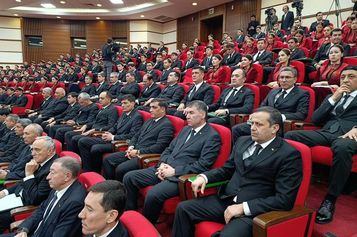 hakyda-gowheri-presentation-turkmenistan-azerbaijan (3).jpg