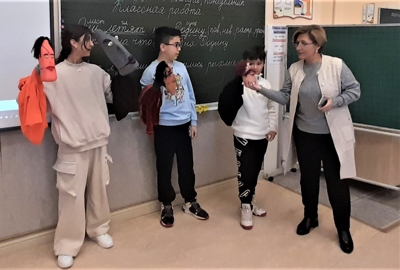 toy-story-french-school-puppets-pushkin-gagarin-ashgabat (4).jpg