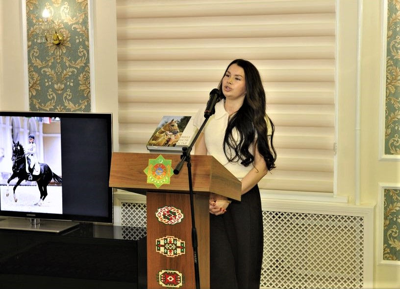 turkmen-embassy-moscow-akhal-teke (1).jpg