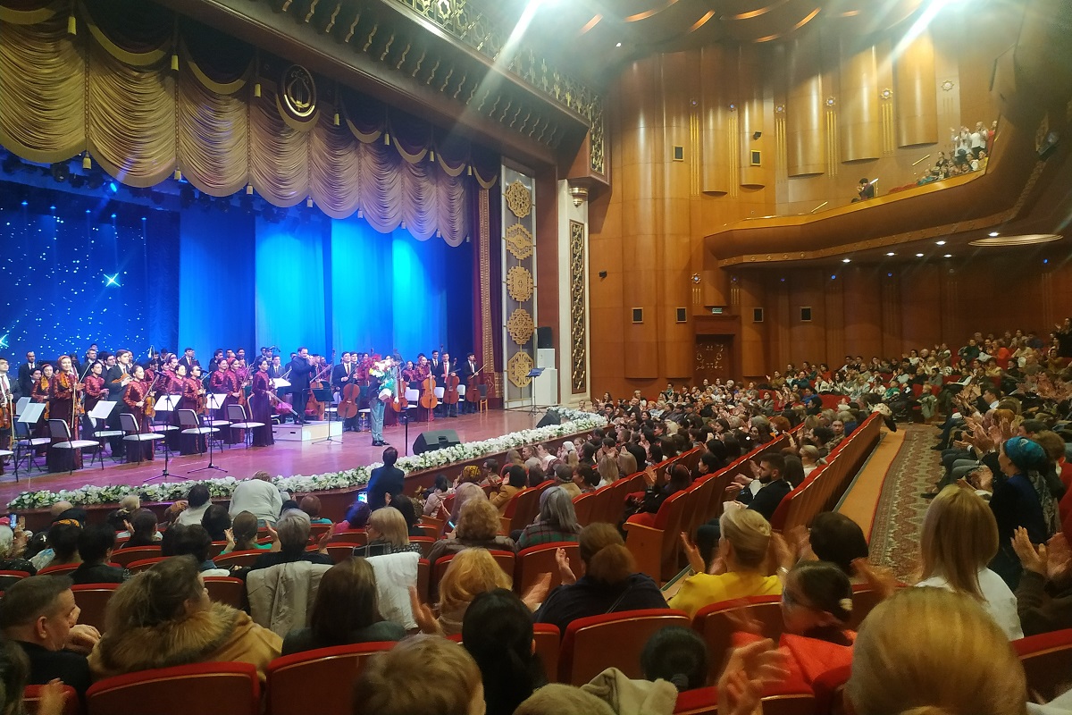 albert-zhalilov-rasul-klychev-concert-ashgabat (7).jpg