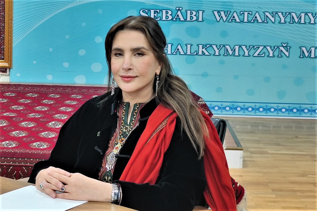 2 women-diplomacy-dialogue-imo-mid (1).jpg