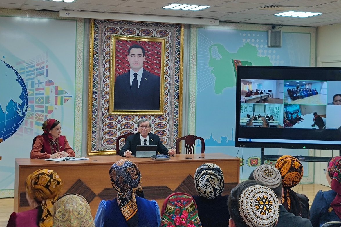 9 Лекция в ИМО.jpg