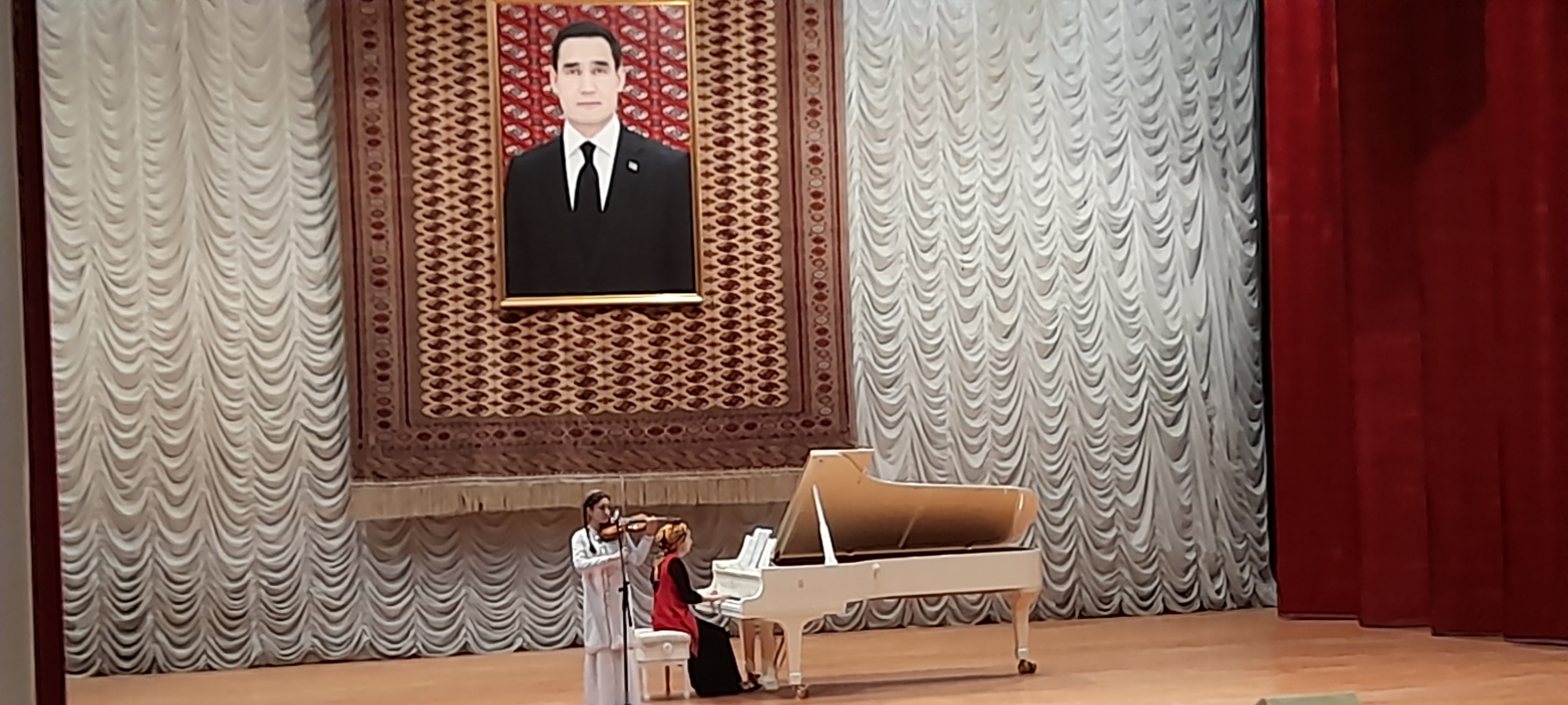 konkurs-vypusknikov-muzykalnyh-shkol-turkmenistana (4).jpg