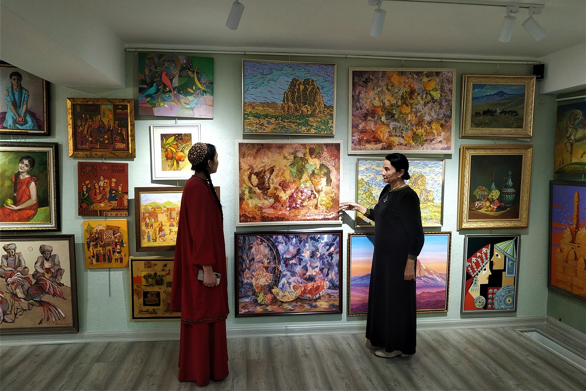 art-gallery-aga-berdyeva-exhibition-april (12).jpg