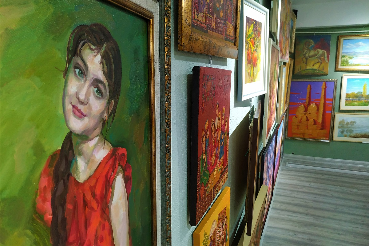 art-gallery-aga-berdyeva-exhibition-april (15).jpg