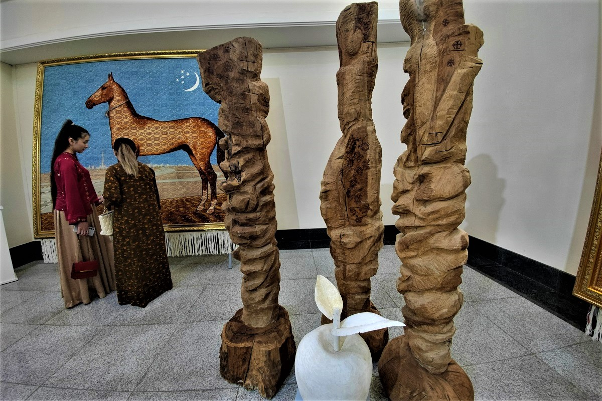 babasara-annamyradov-ada-gutlyev-exhibition-ashgabat-2026 (7).jpg