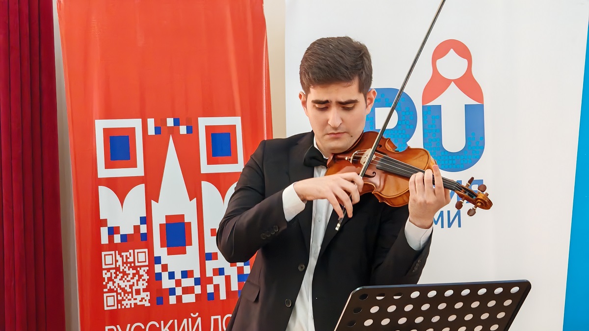 vselennaya-sergeya-prokofeva-v-ashhabade (3).jpg