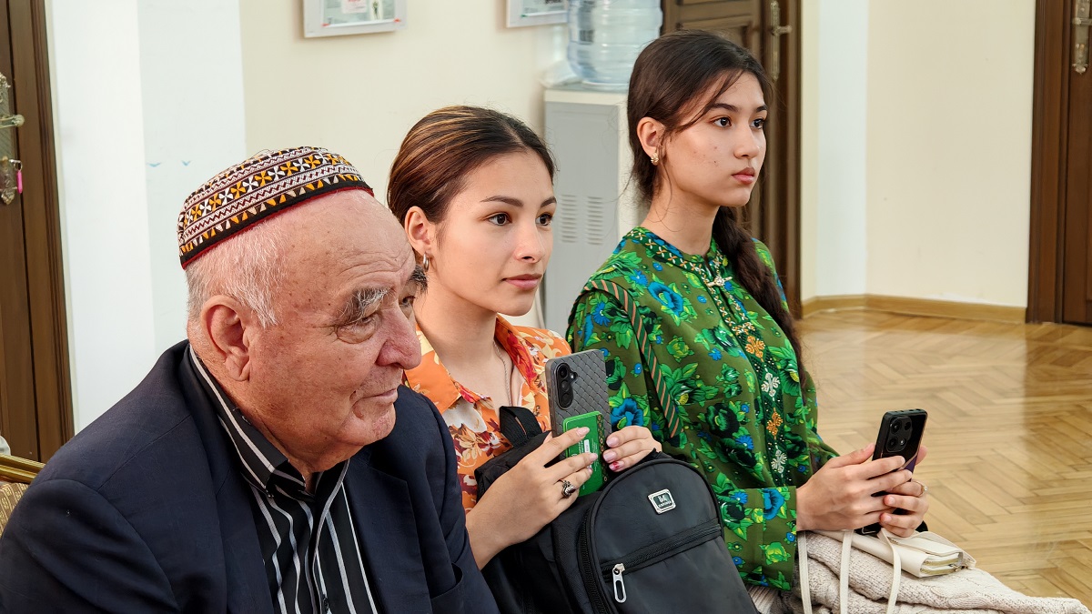 vselennaya-sergeya-prokofeva-v-ashhabade (4).jpg