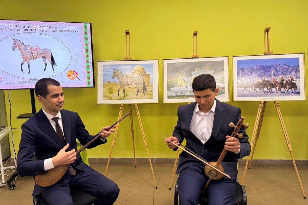 turkmenistan-horse-day-kyiv-library-makhtumkuli-2026 (11).jpg
