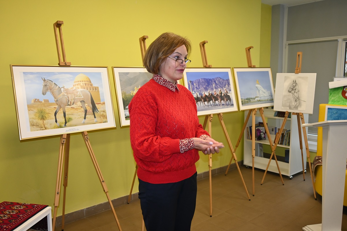 turkmenistan-horse-day-kyiv-library-makhtumkuli-2026 (6).JPG