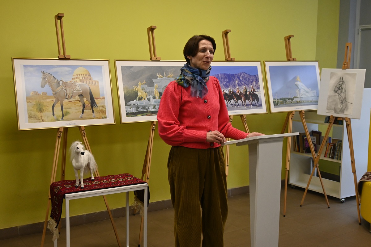 turkmenistan-horse-day-kyiv-library-makhtumkuli-2026 (5).JPG